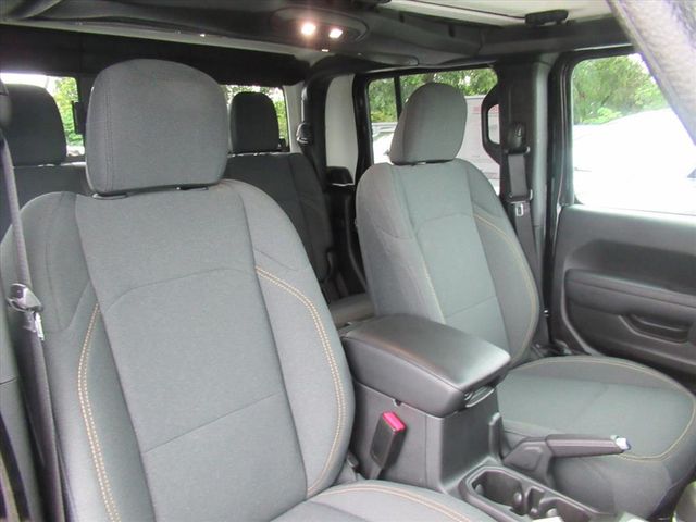 2024 Jeep Gladiator Sport S photo 10