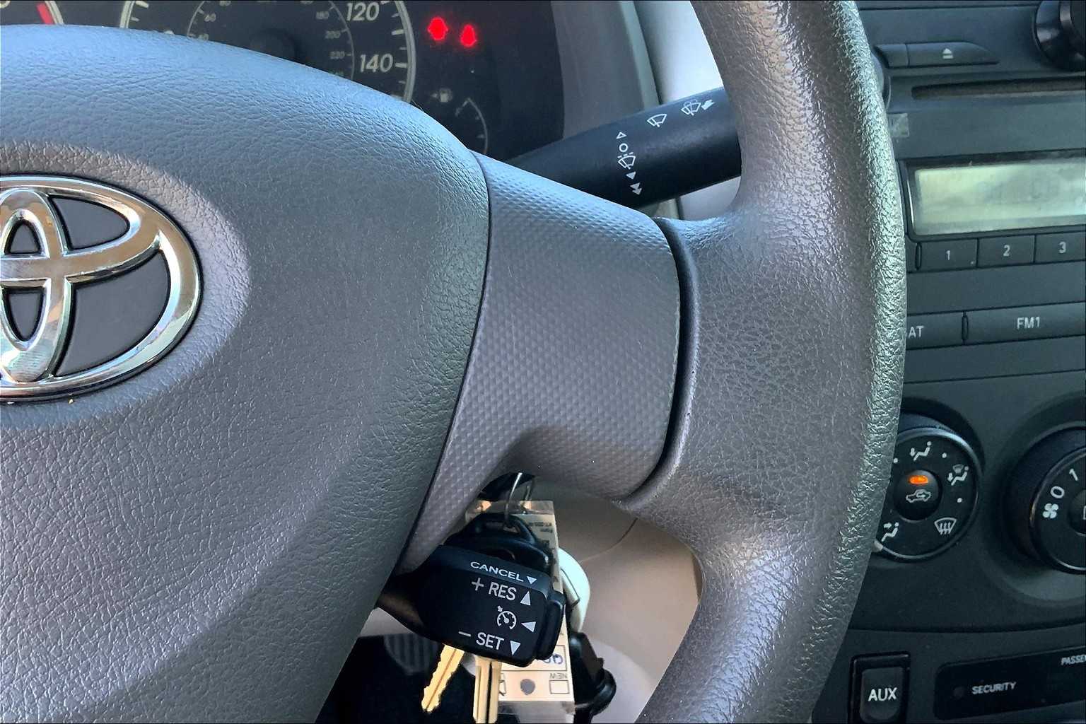 2009 Toyota RAV4 LE photo 22