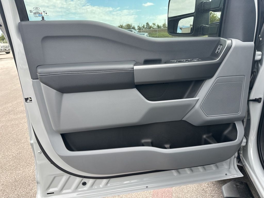 2026 Ford F-250 XL photo 9