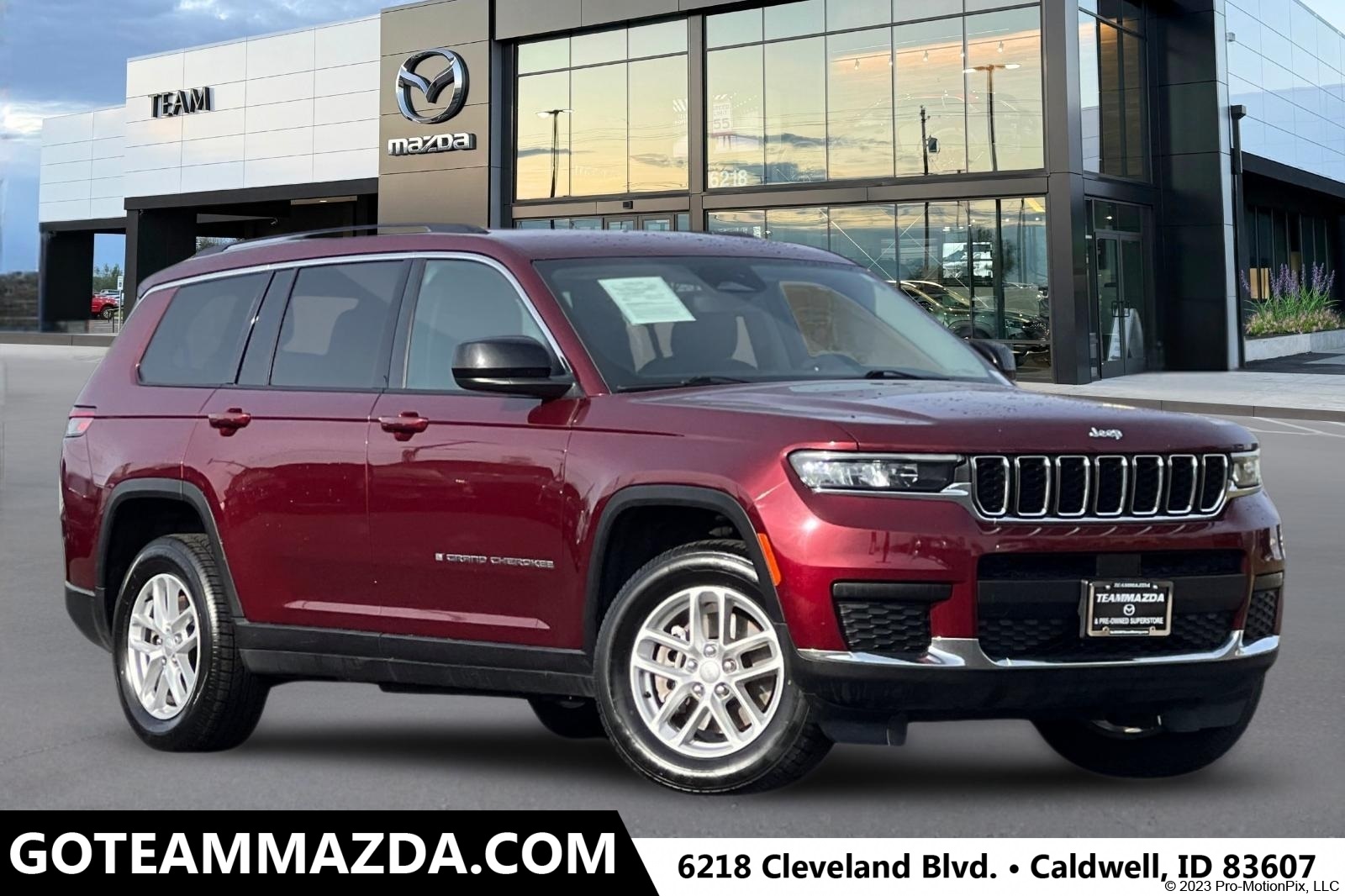 2023 Jeep Grand Cherokee L Laredo's photo
