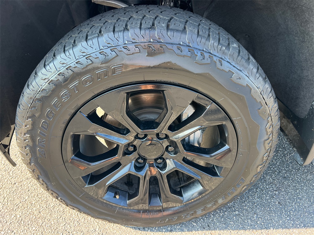 2024 Chevrolet Silverado 1500 High Country photo 9