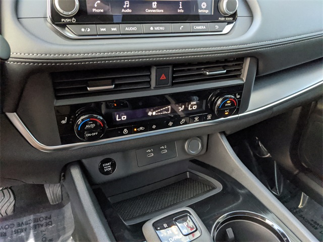 2026 Nissan Rogue SV photo 18