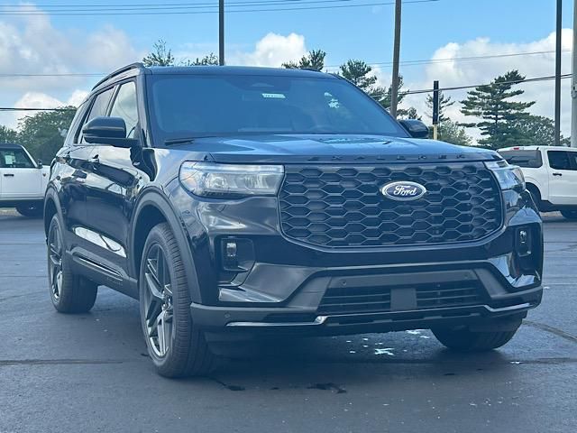 2025 Ford Explorer ST-Line photo 12