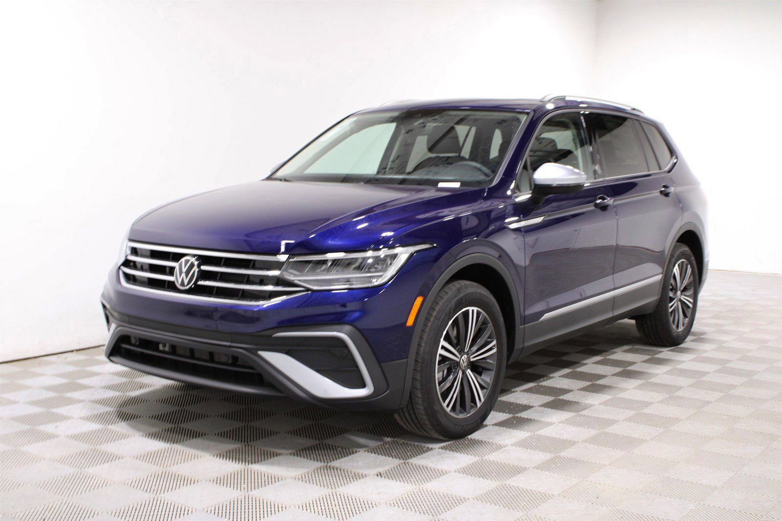 2024 Volkswagen Tiguan Wolfsburg Edition photo 28