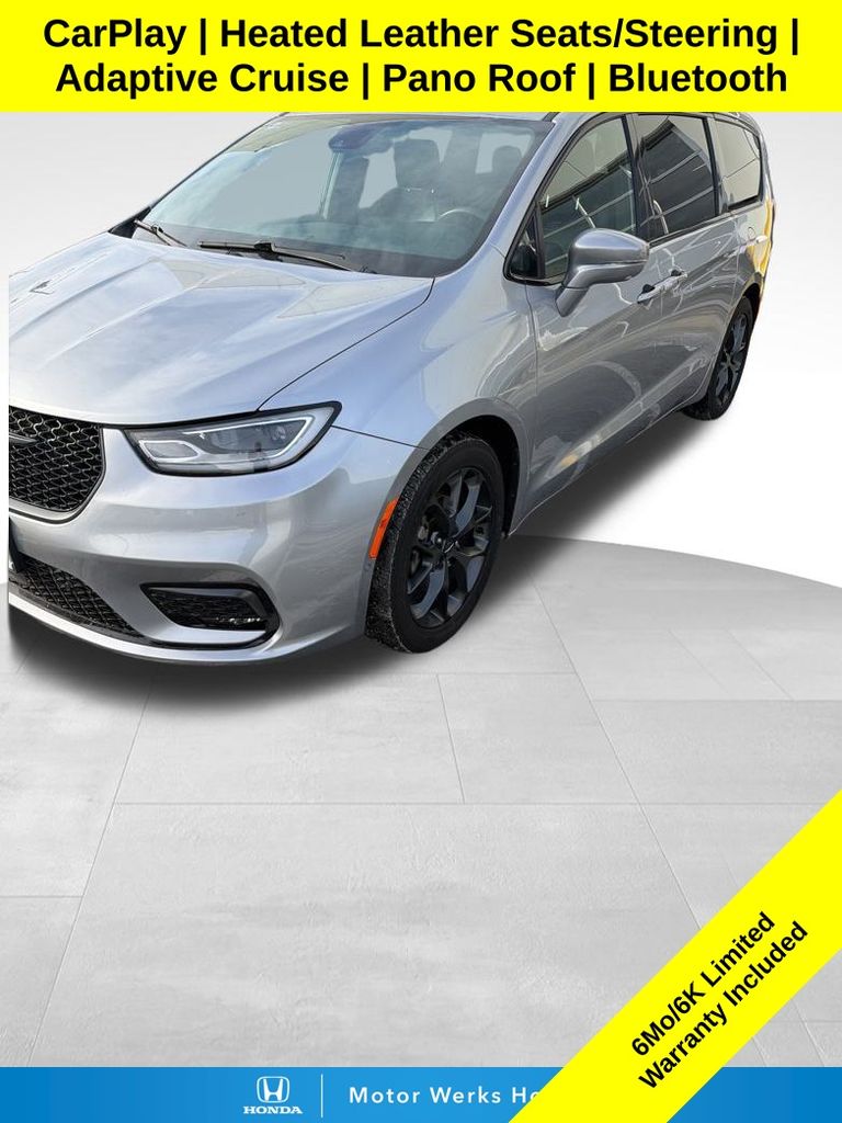 2021 Chrysler Pacifica Touring L's photo