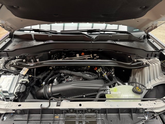2025 Ford Explorer ST-Line photo 27