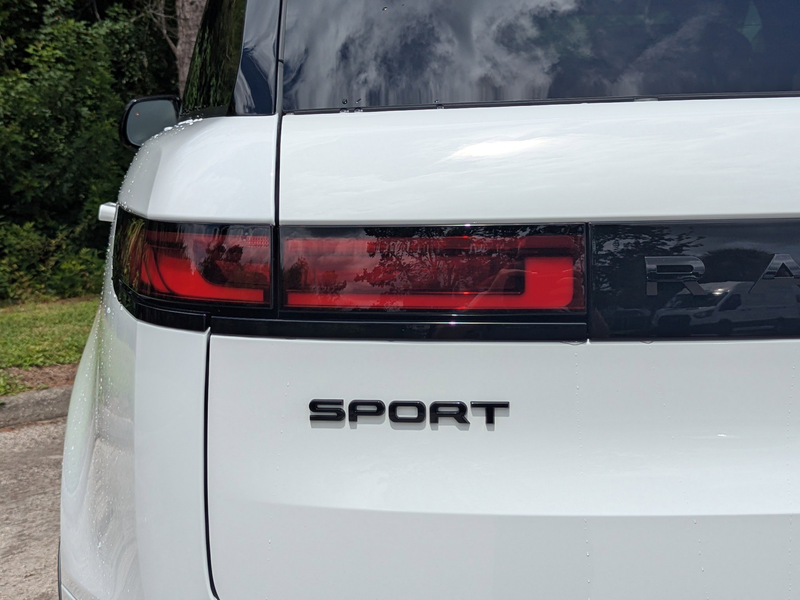 2025 Land Rover Range Rover Sport SE photo 10
