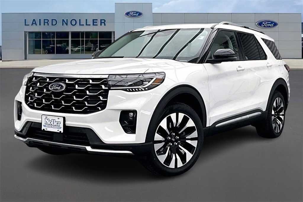 2026 Ford Explorer Platinum's photo
