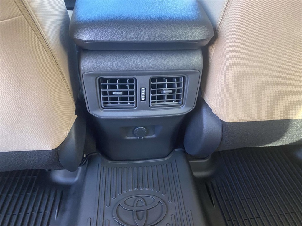 2025 Toyota RAV4 LE photo 11