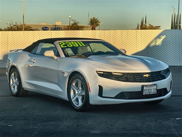 2023 Chevrolet Camaro 1LT photo 3
