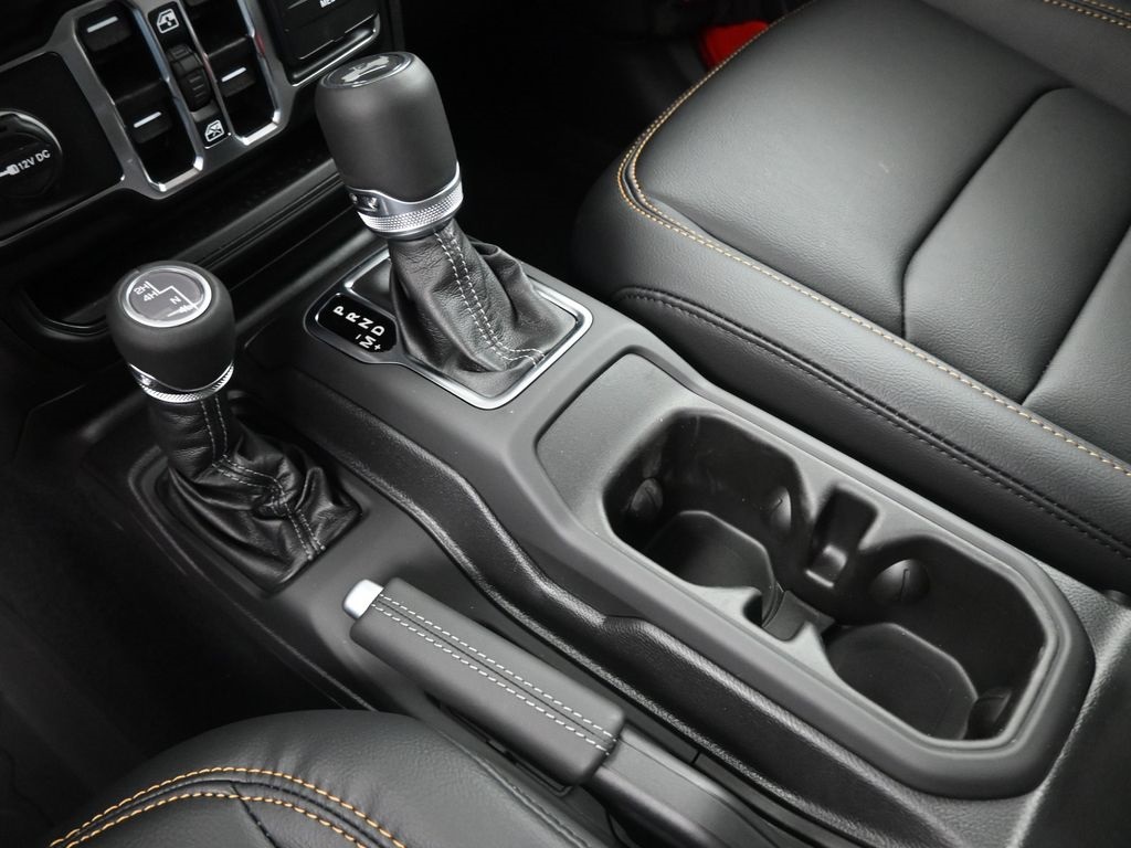 2025 Jeep Wrangler Sahara photo 3