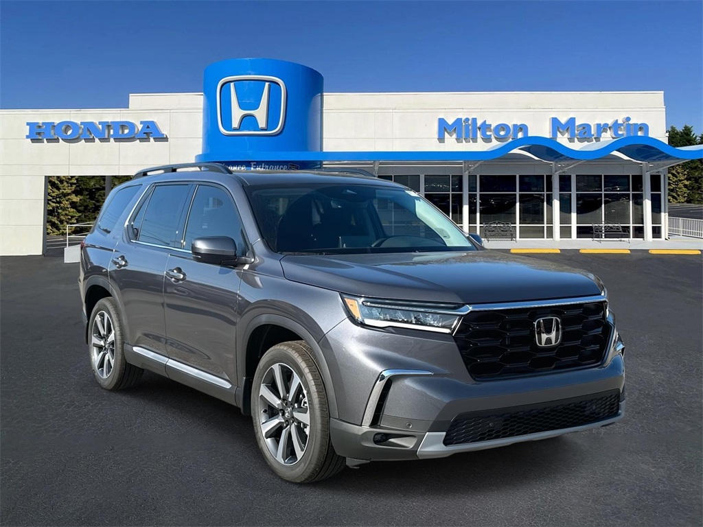2025 Honda Pilot Touring's photo