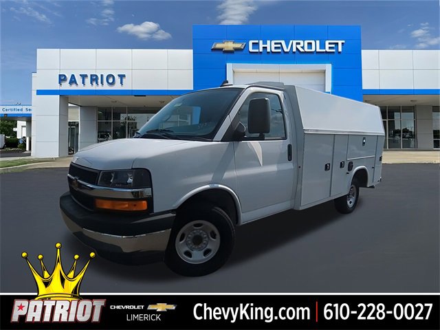 2025 Chevrolet Express Cutaway Base's photo