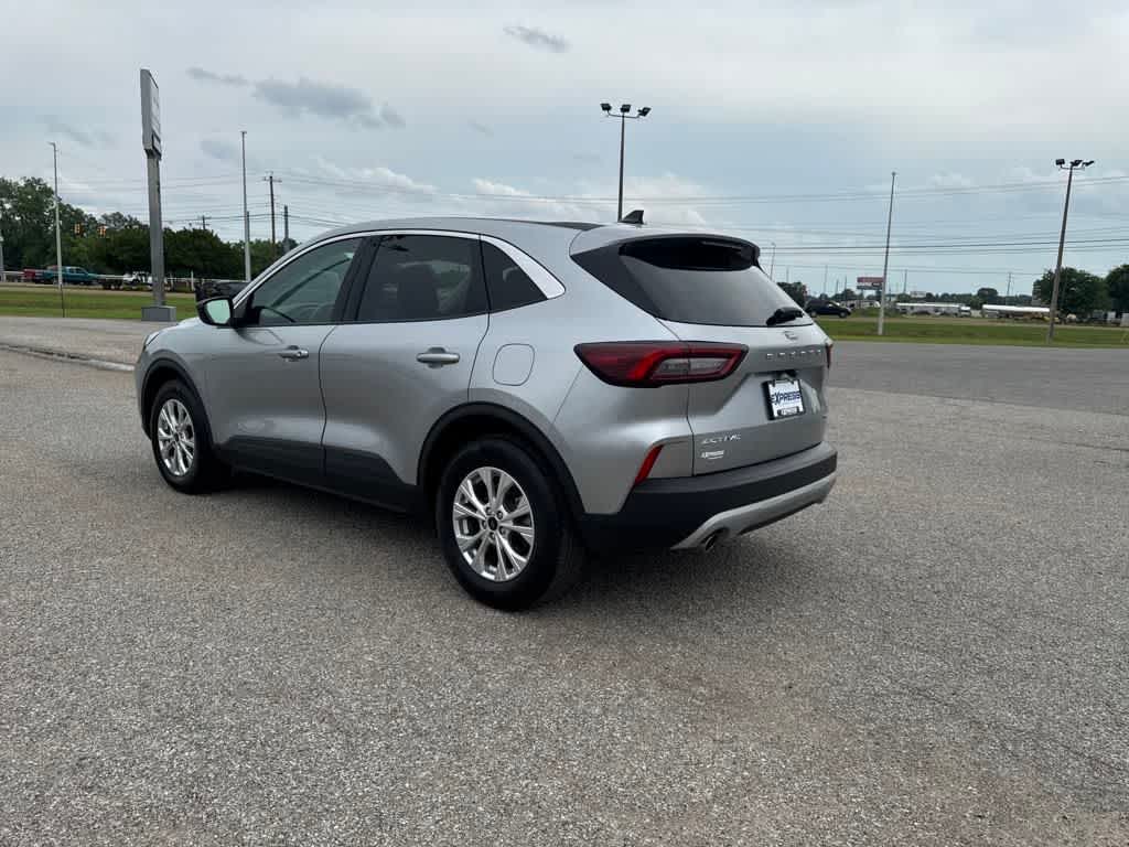 2023 Ford Escape Active photo 3