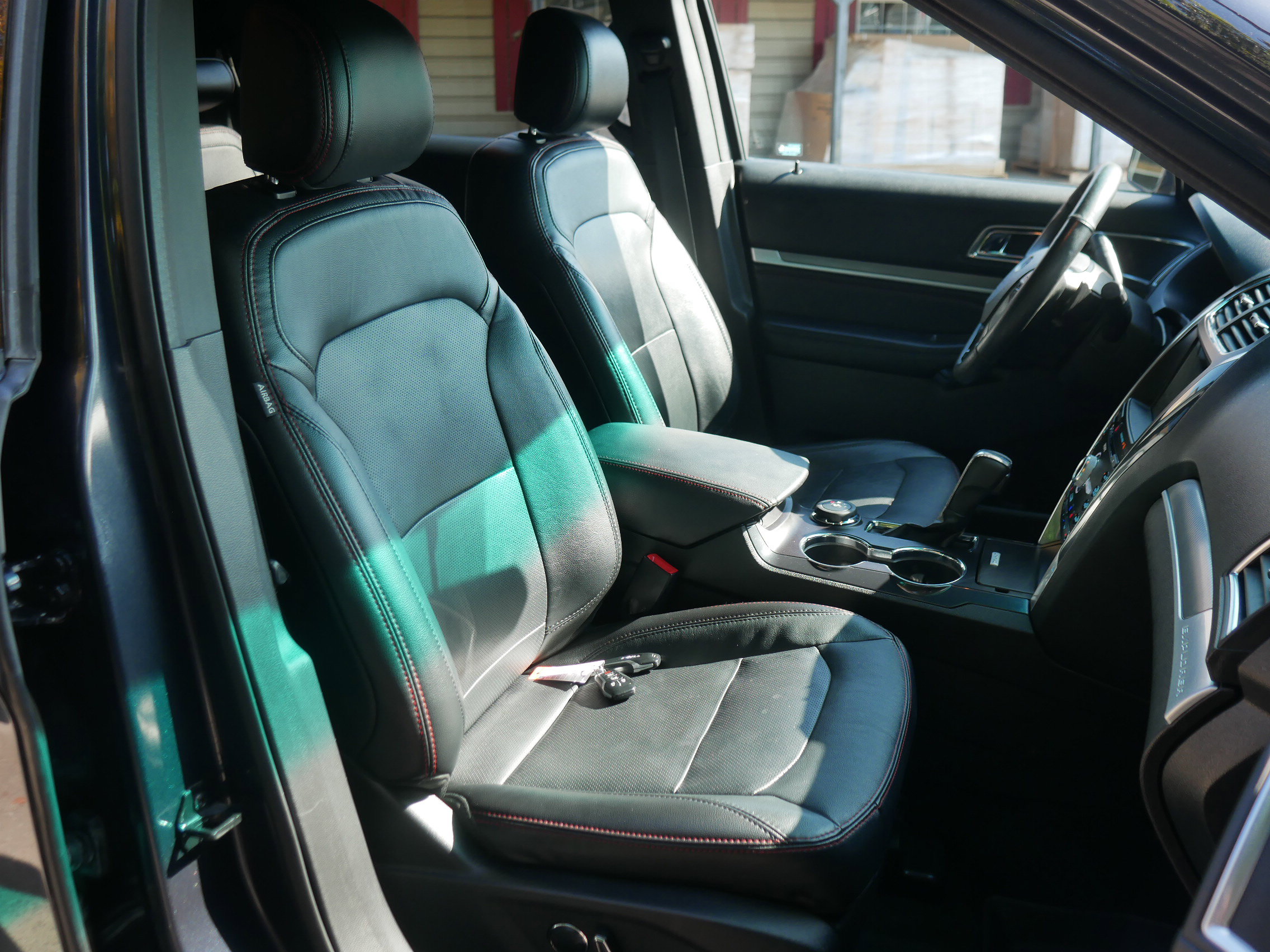 2017 Ford Explorer Sport photo 17