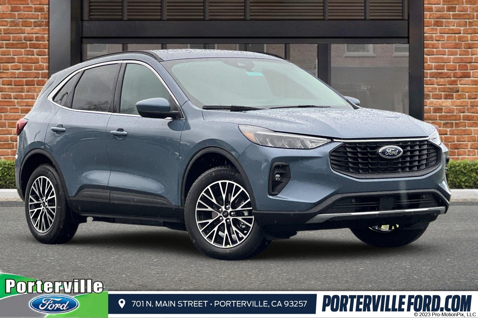 2025 Ford Escape PHEV's photo