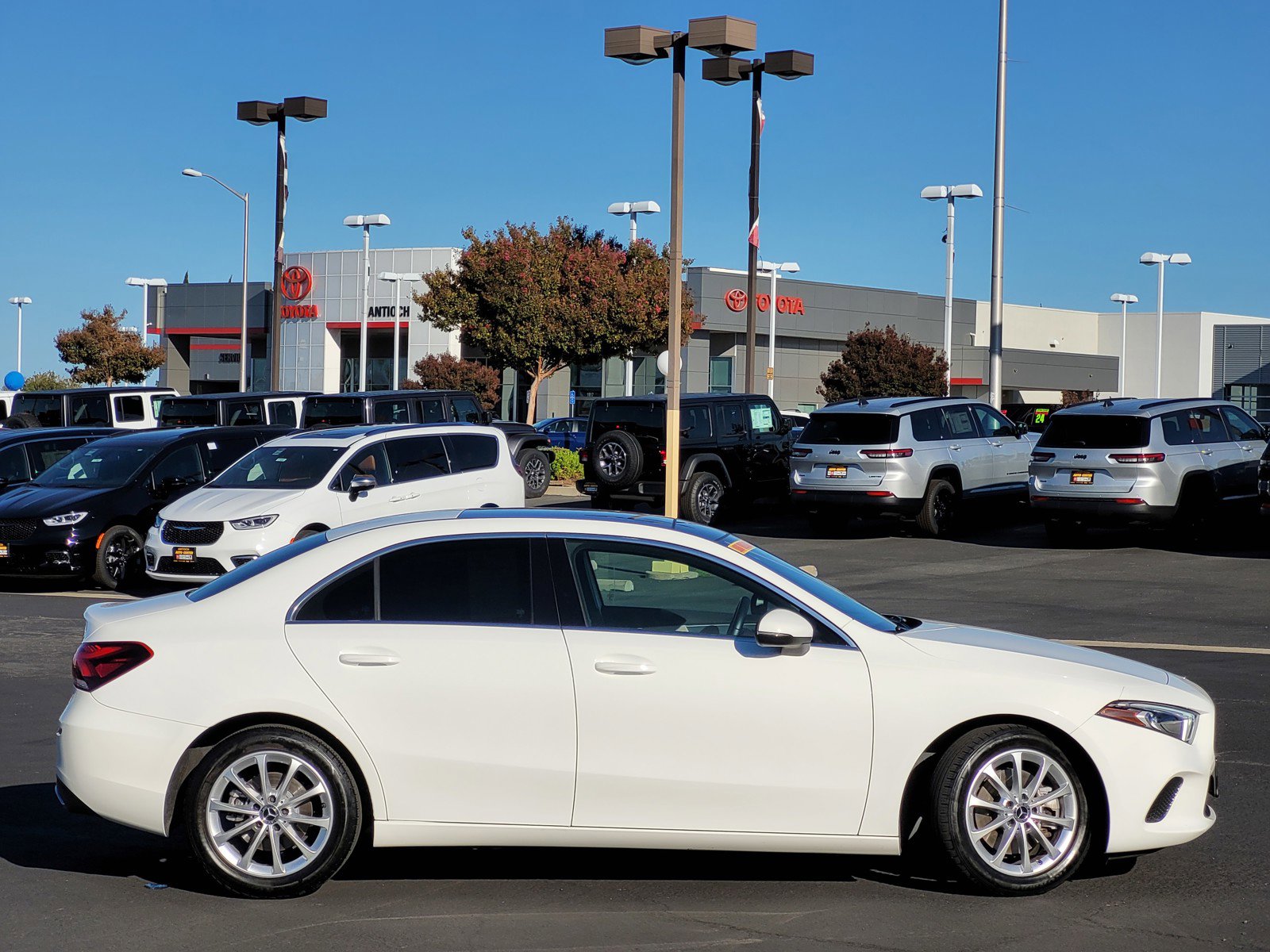 2021 Mercedes Benz A 220 photo 2