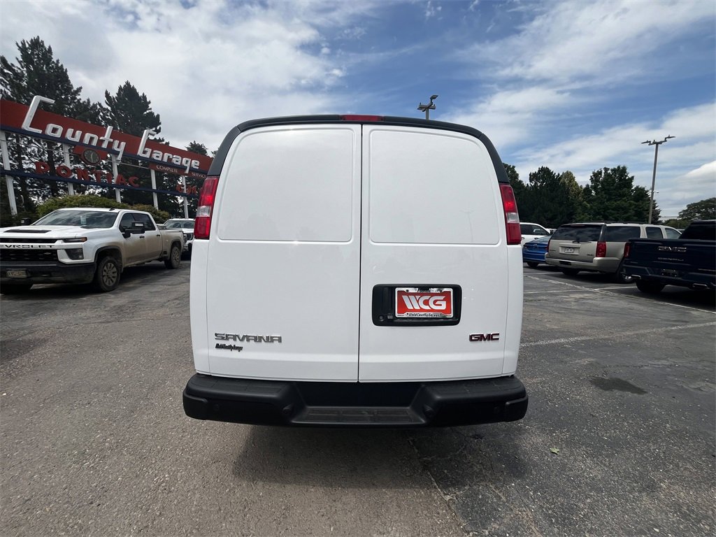 2025 Gmc Savana Cargo 3500 photo 4