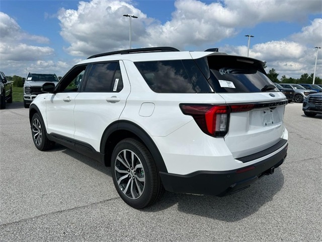 2025 Ford Explorer ST-Line photo 3
