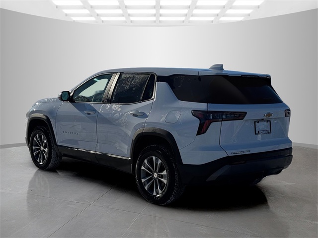 2025 Chevrolet Equinox LT photo 2