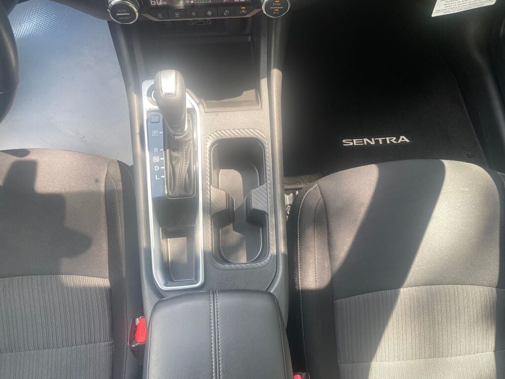 2025 Nissan Sentra SV photo 14