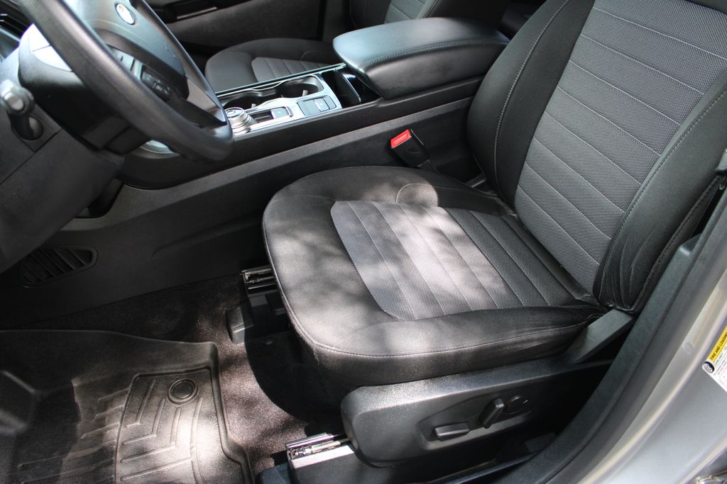 2020 Ford Edge SE photo 20