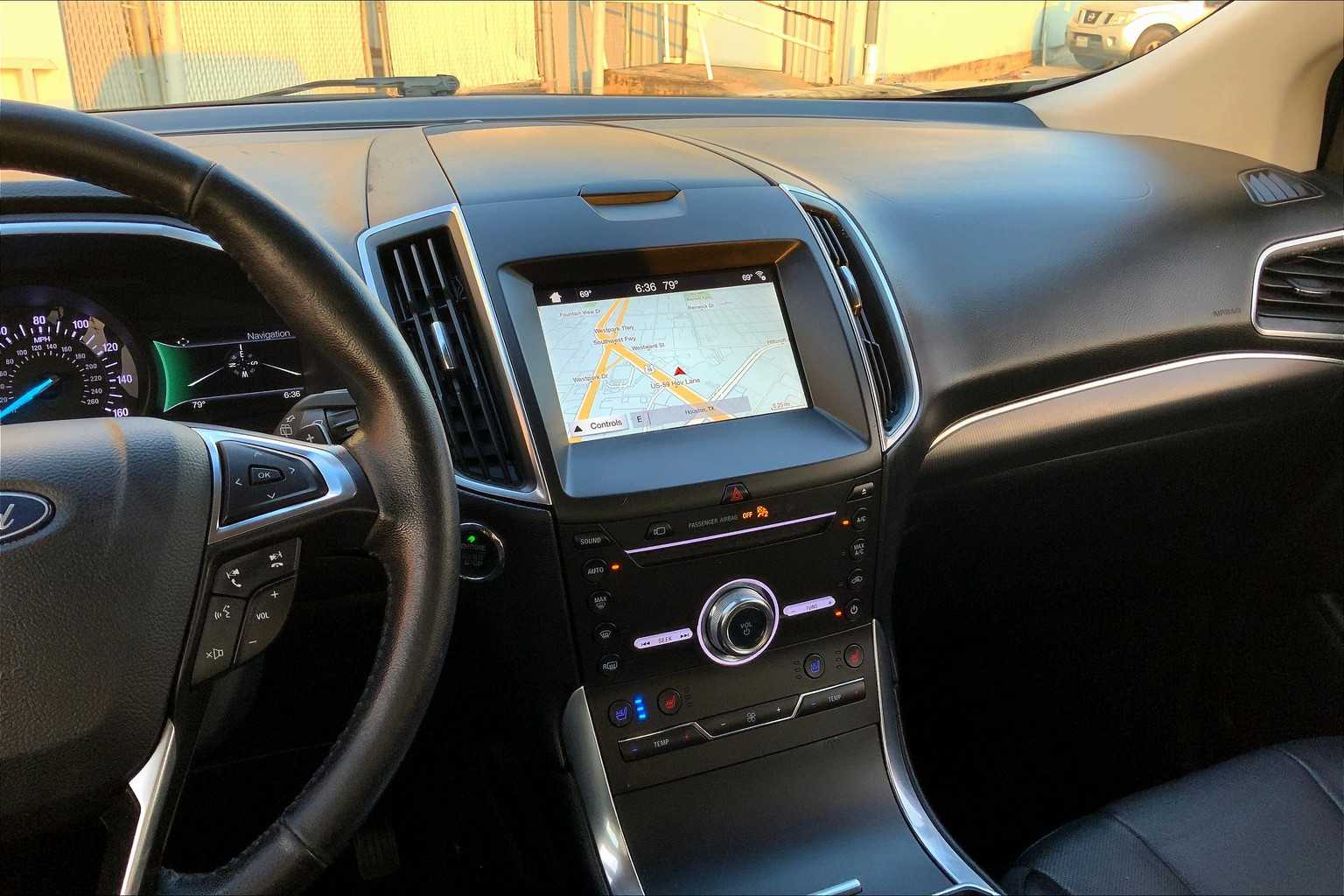 2019 Ford Edge Titanium photo 5