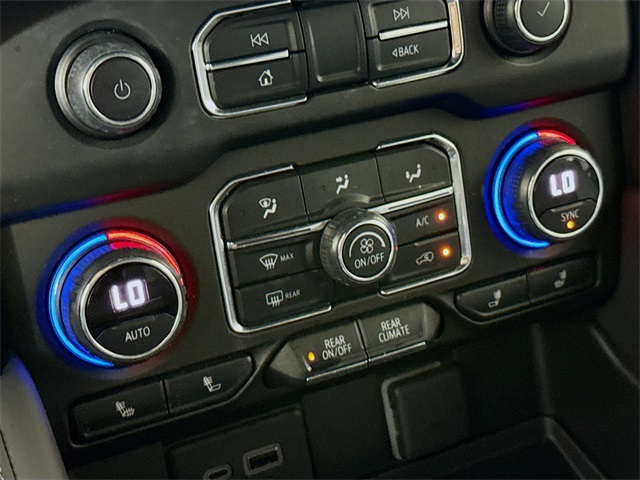 2023 Chevrolet Suburban LT photo 21