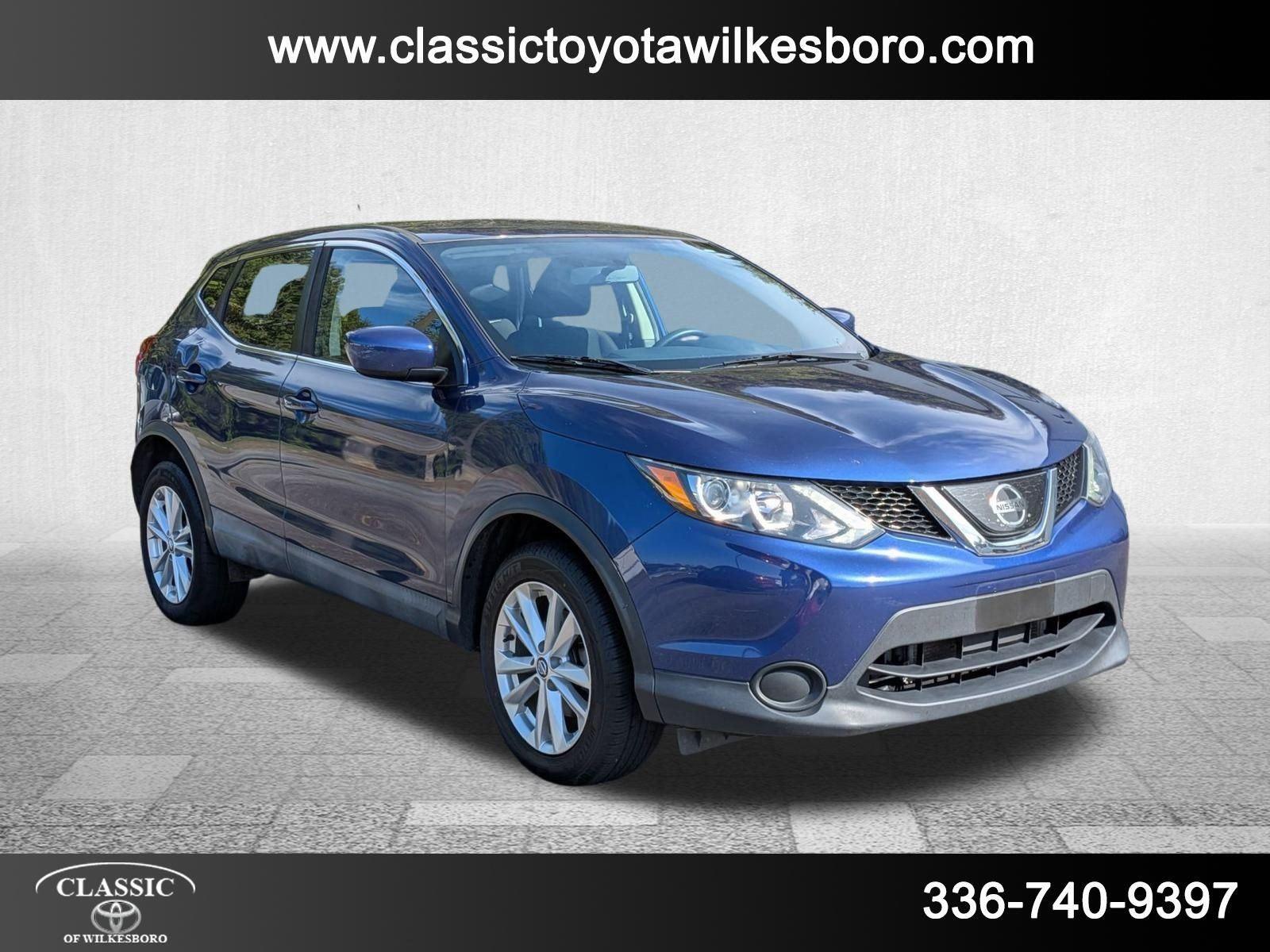 2019 Nissan Rogue Sport S photo 2