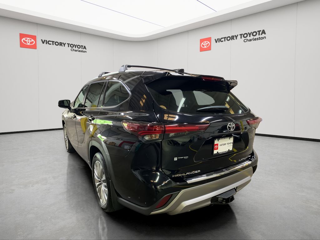 2025 Toyota Highlander XLE XSE Platinum Limited photo 3