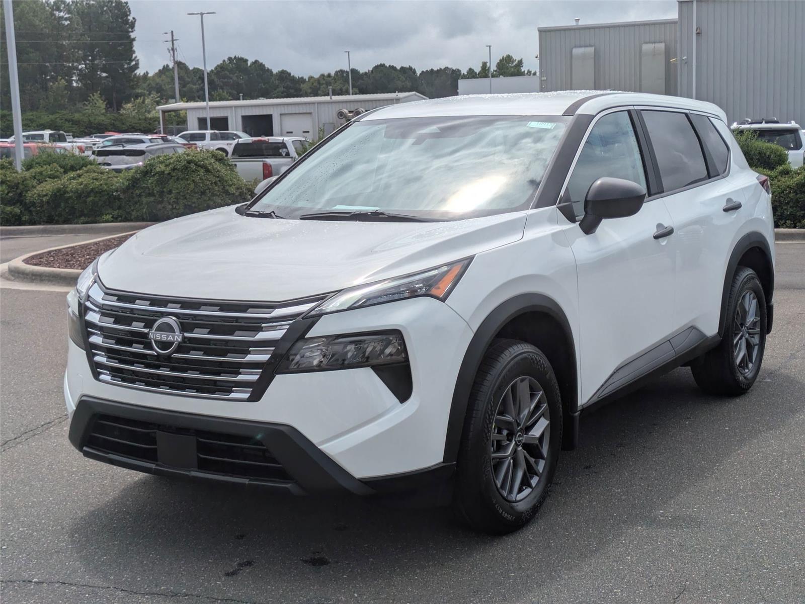 2026 Nissan Rogue S's photo