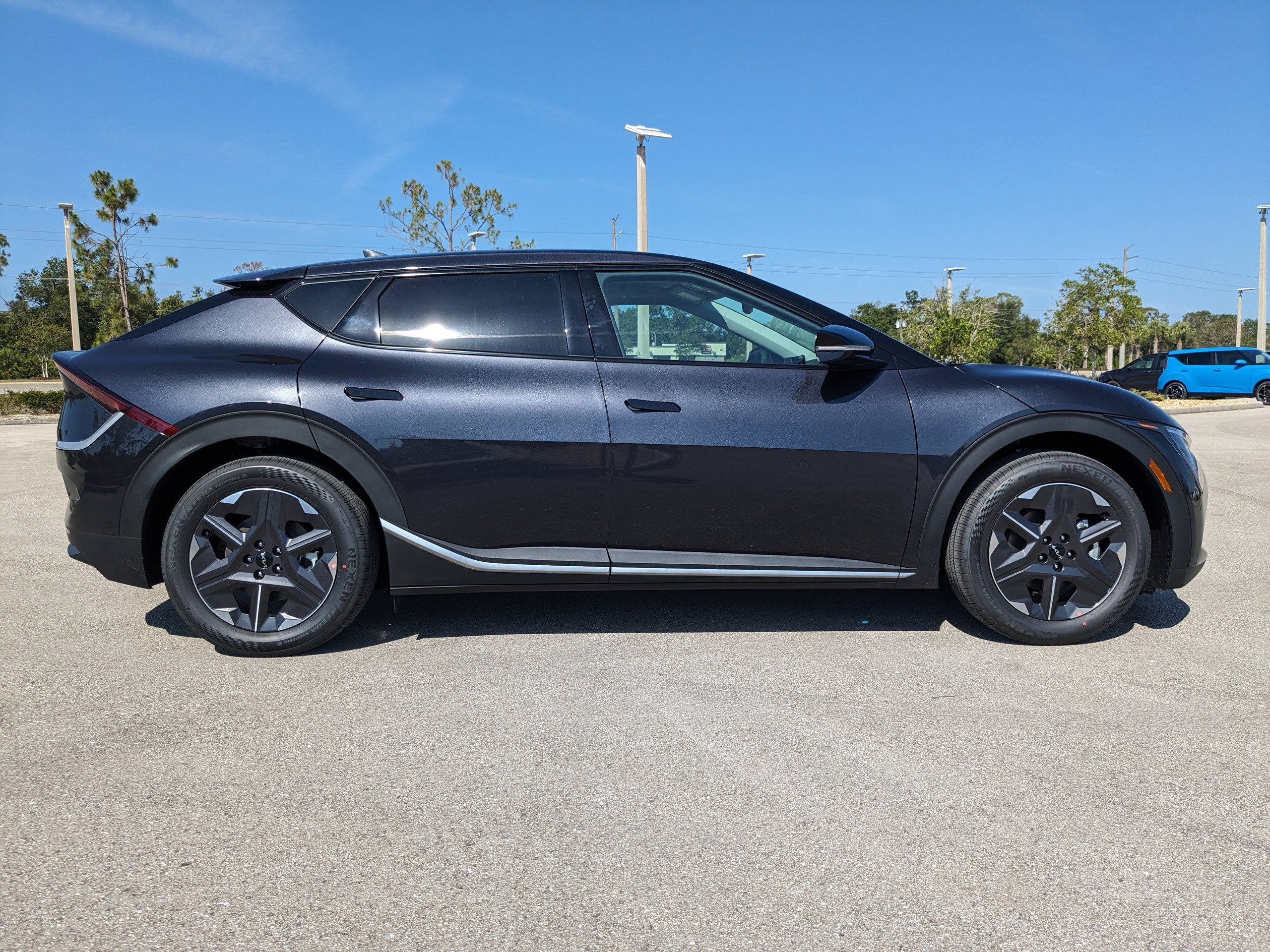 2025 Kia EV6 Light photo 3