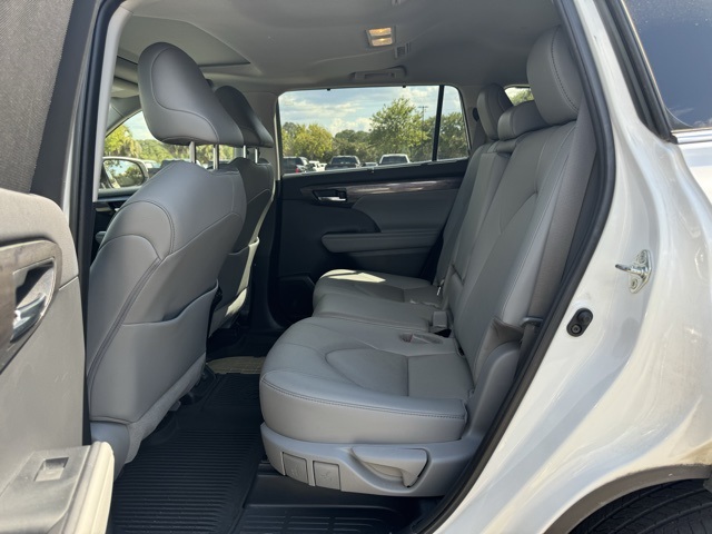 2021 Toyota Highlander Limited photo 25