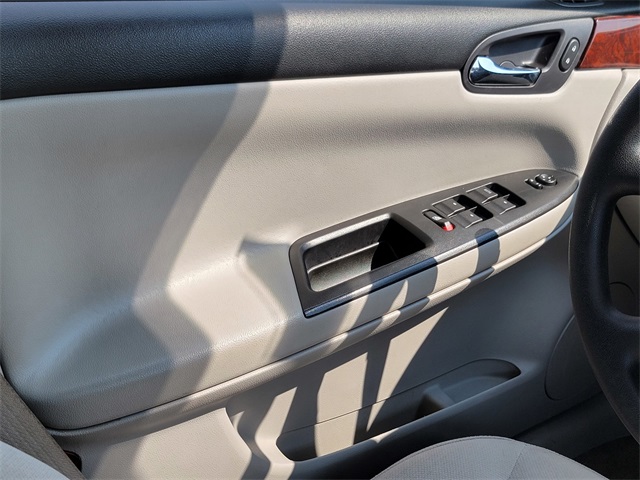 2009 Chevrolet Impala 1LT photo 22