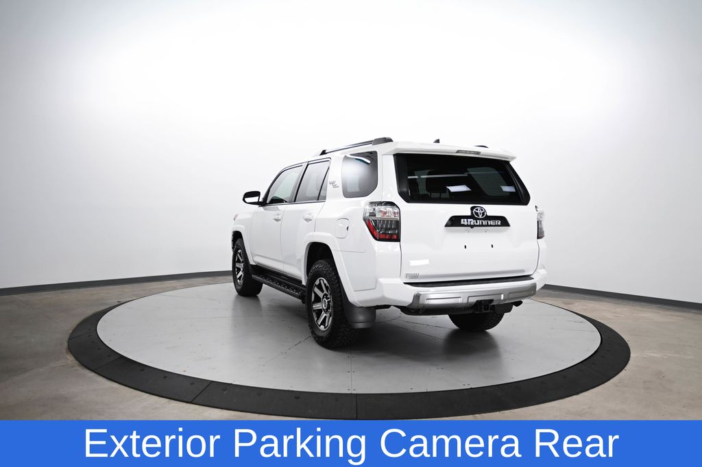 2021 Toyota 4Runner TRD Off-Road photo 3