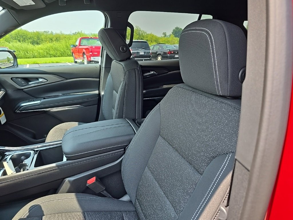 2026 Chevrolet Traverse photo 32