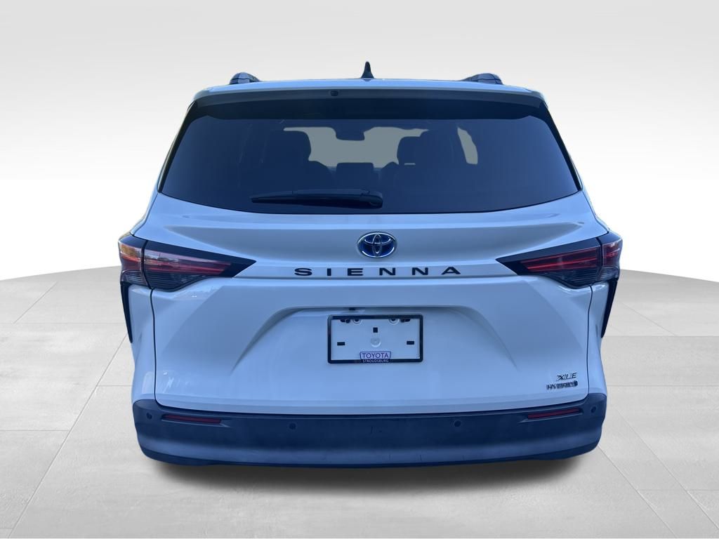 2021 Toyota Sienna XLE photo 4