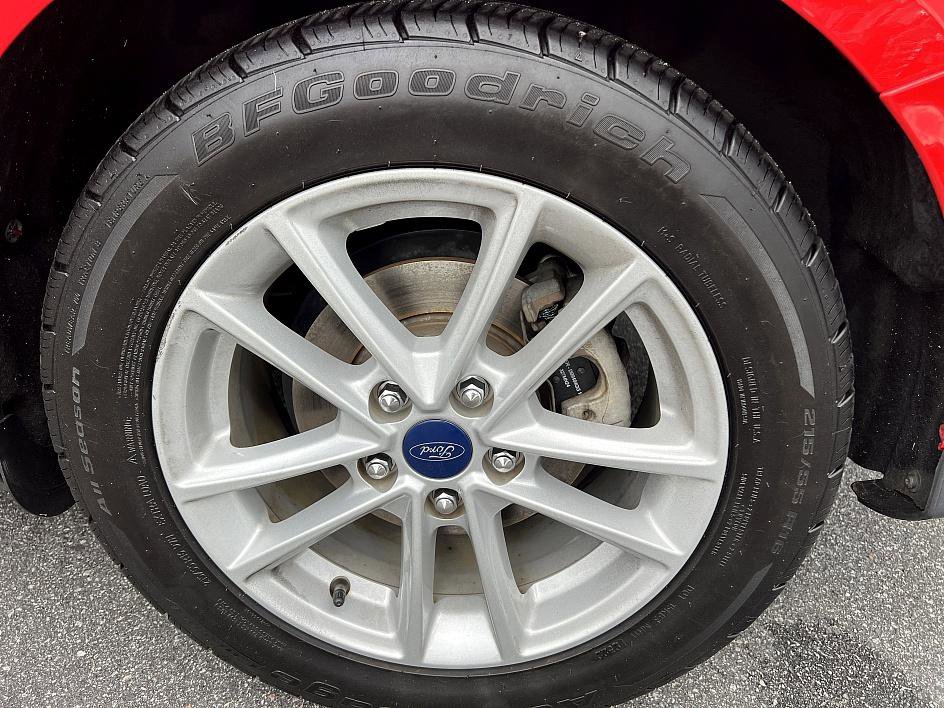 2017 Ford Focus SE photo 10
