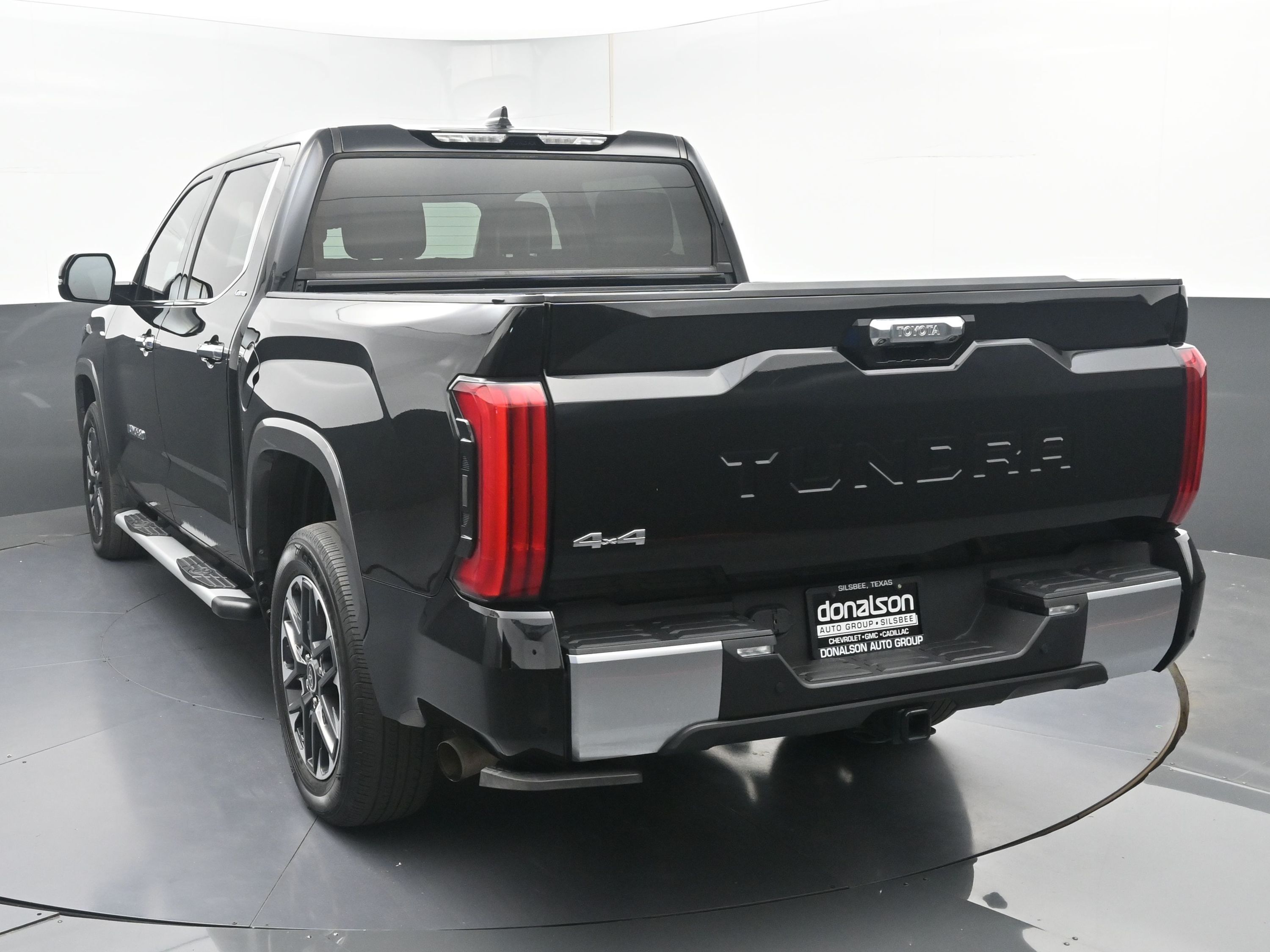 2023 Toyota Tundra Limited photo 3