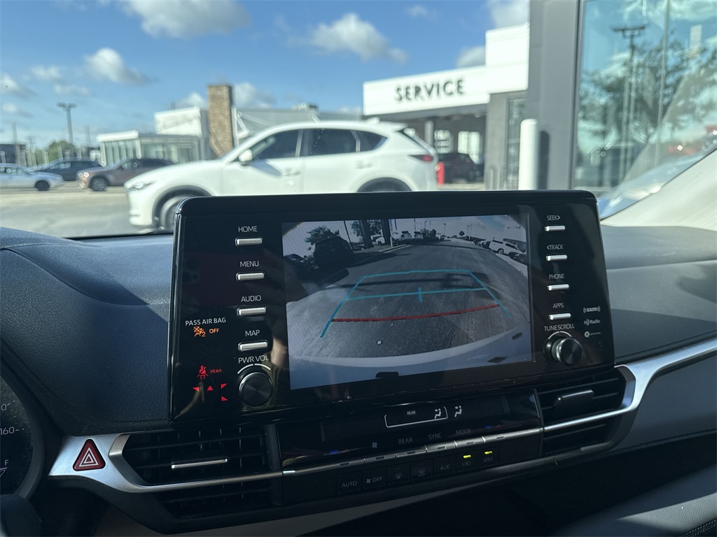 2022 Toyota Sienna LE photo 17