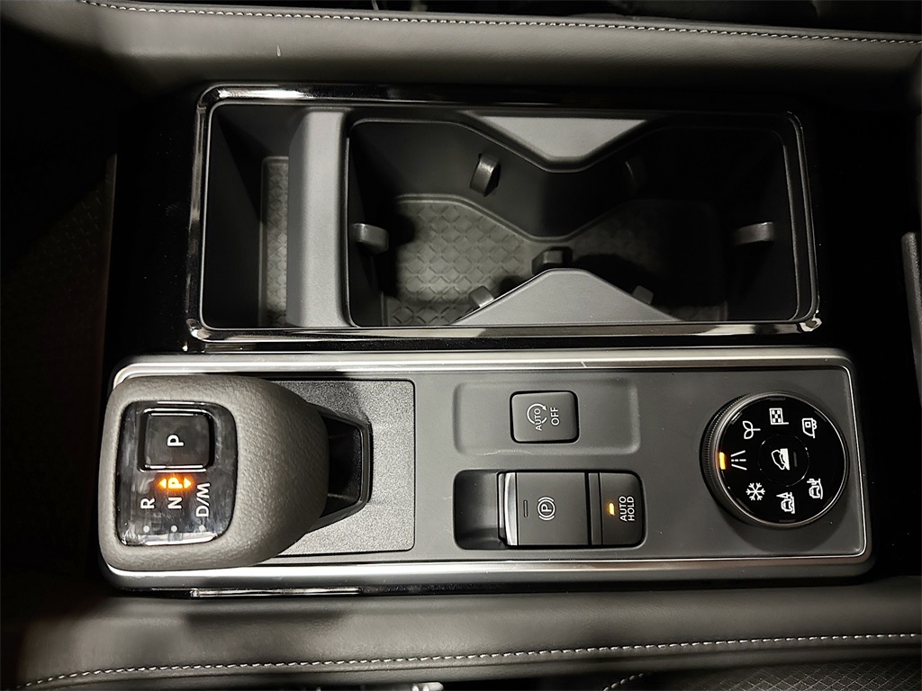 2025 Nissan Pathfinder SV photo 30