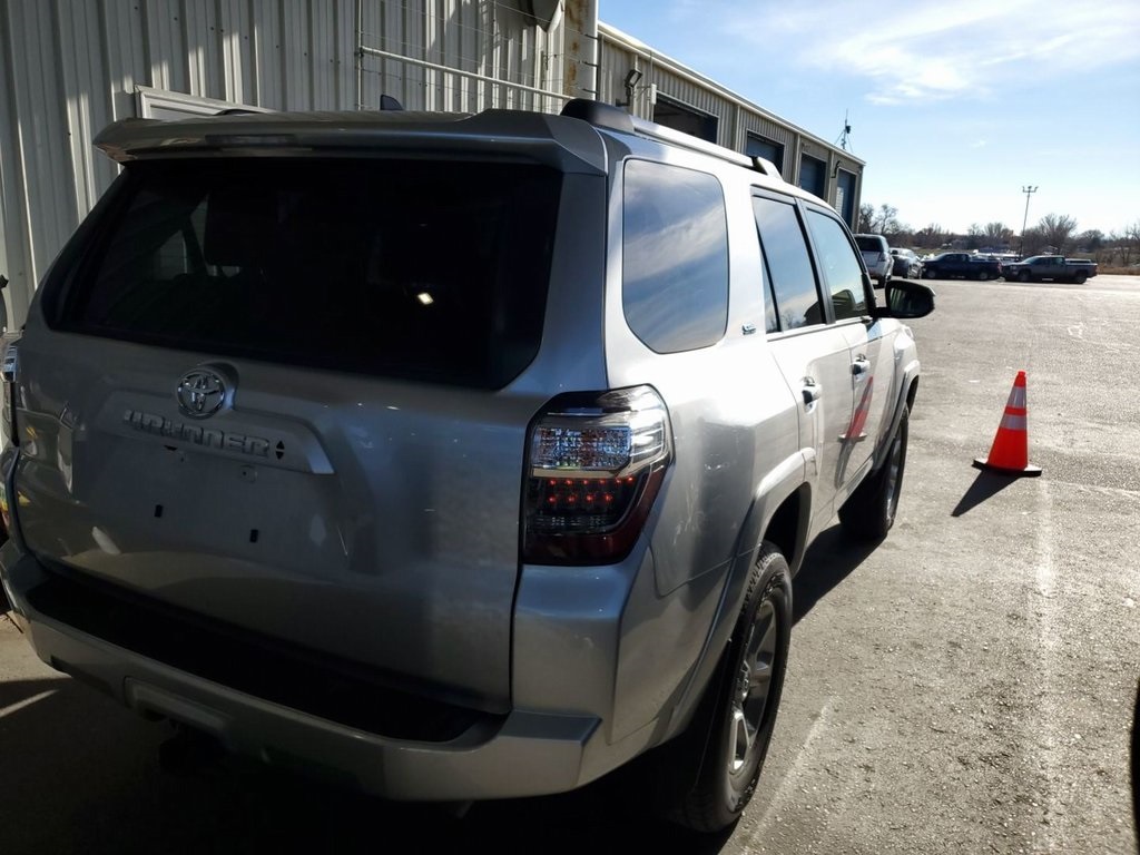 2024 Toyota 4Runner SR5 photo 4