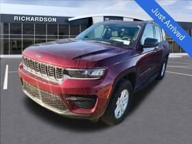 2023 Jeep Grand Cherokee Laredo's photo