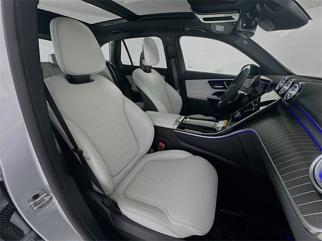 2025 Mercedes Benz GLC 300 photo 26