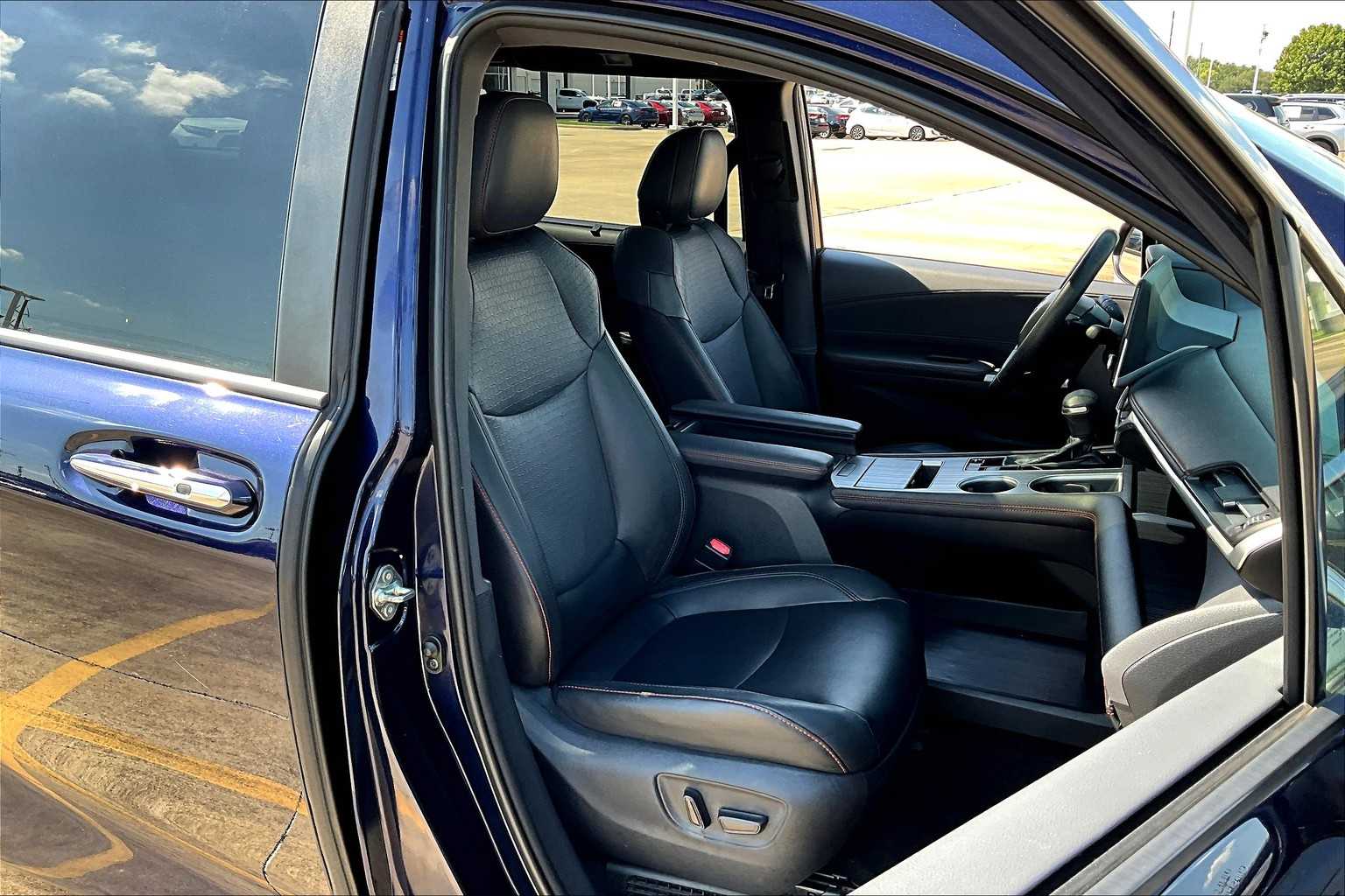 2021 Toyota Sienna XSE photo 6