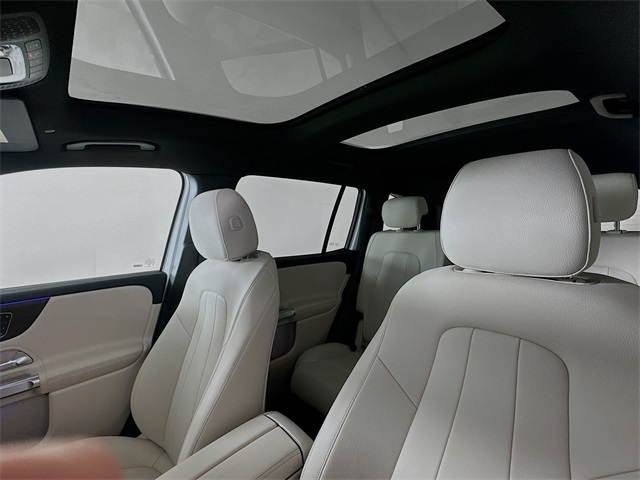 2026 Mercedes Benz GLB 250 photo 18