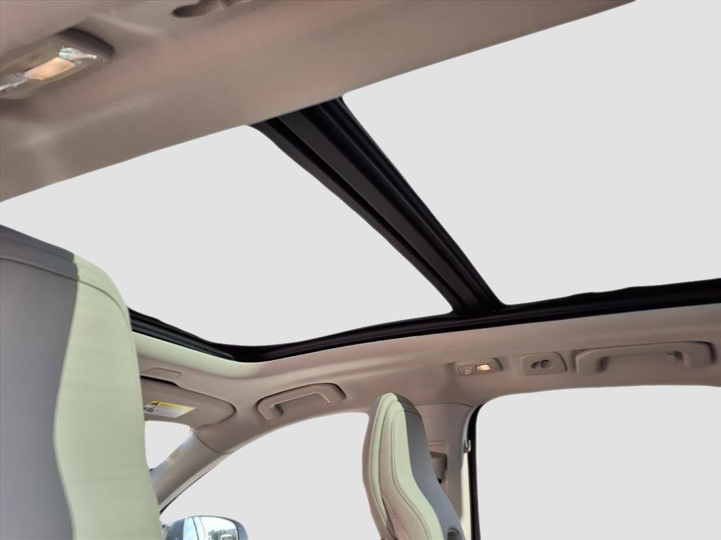 2022 Volvo XC60 B5 Inscription photo 14