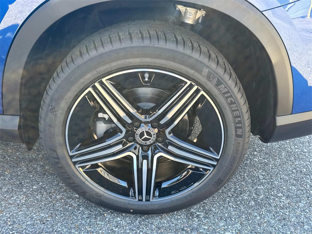 2026 Mercedes Benz GLC 300 4MATIC photo 3
