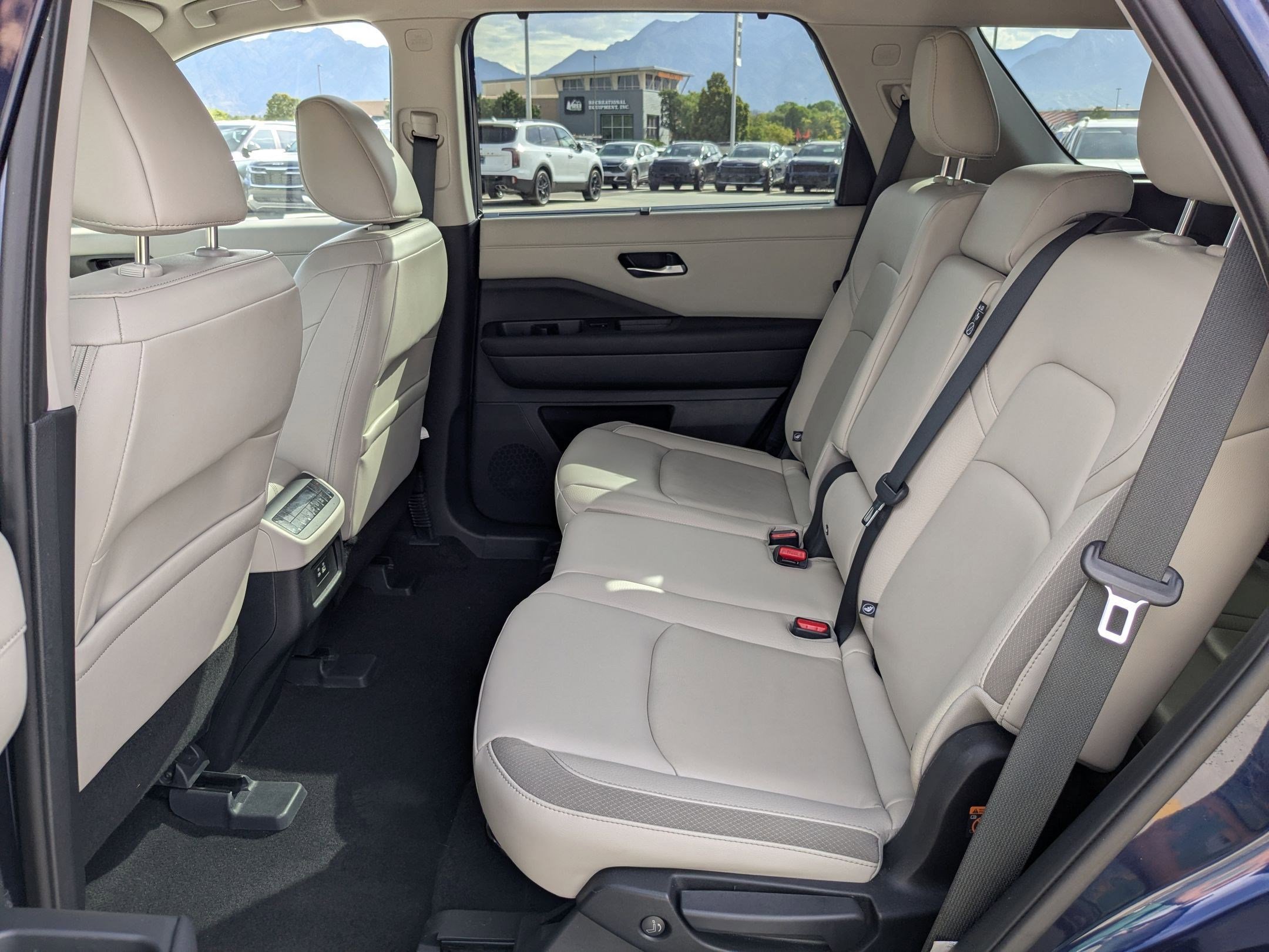 2023 Nissan Pathfinder SL photo 18