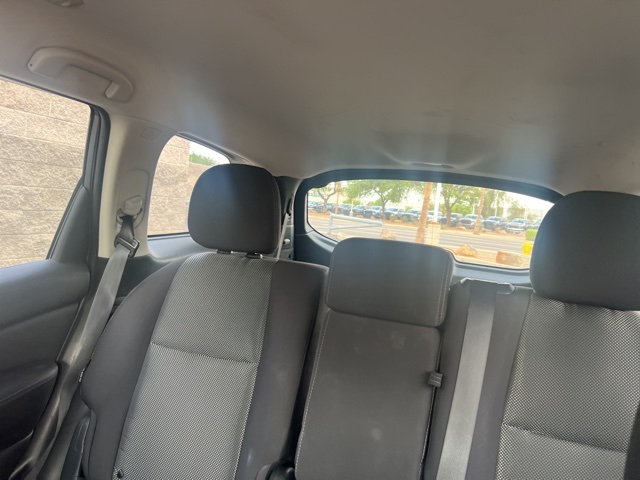 2020 Nissan Pathfinder S photo 12